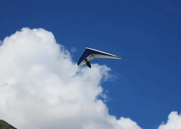 Apart Andrea ايشجل