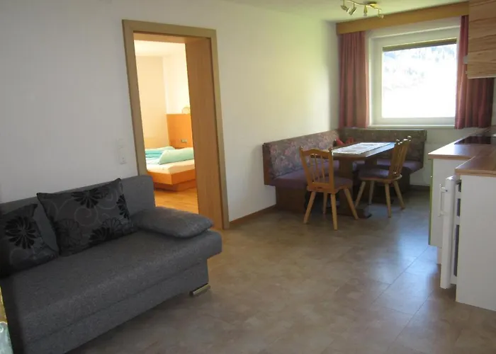 Apart Andrea ايشجل